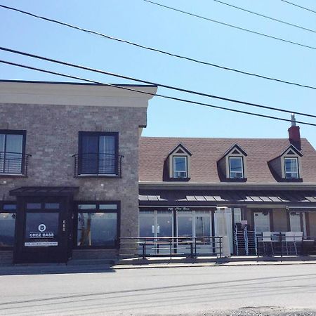 Auberge Chez Bass Hotel Sainte Anne-des-Chênes Kültér fotó